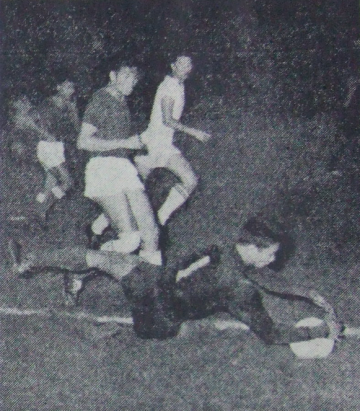 1964-08-27 北京1-1越南青年.png